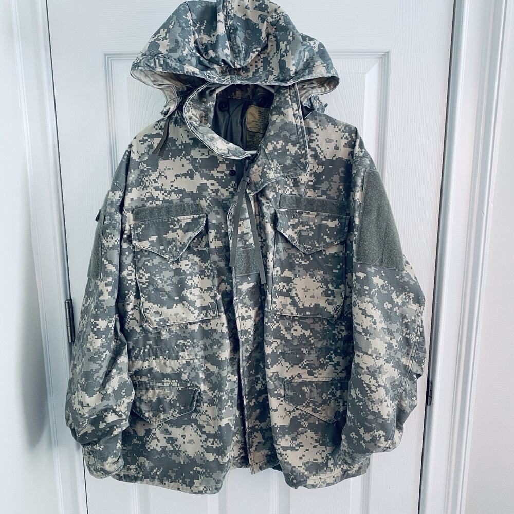 Military Army Jacket OCP COLD WEATHER Coat Size Large Multicam Digital Hooded